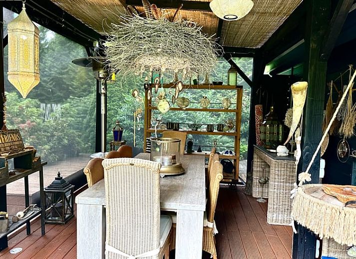 Romantische Gartenlaube im Garten von Huisje in Doornspijk, Ferienhaus in der Veluwe.