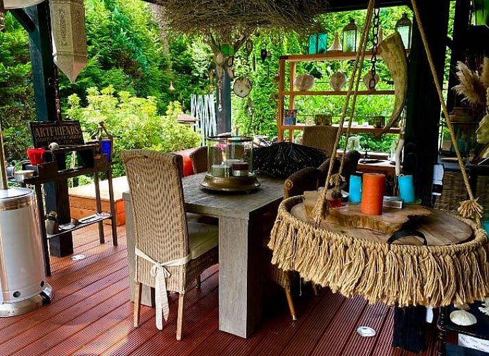 Romantische Gartenlaube im Garten von Huisje in Doornspijk, Ferienhaus in der Veluwe.