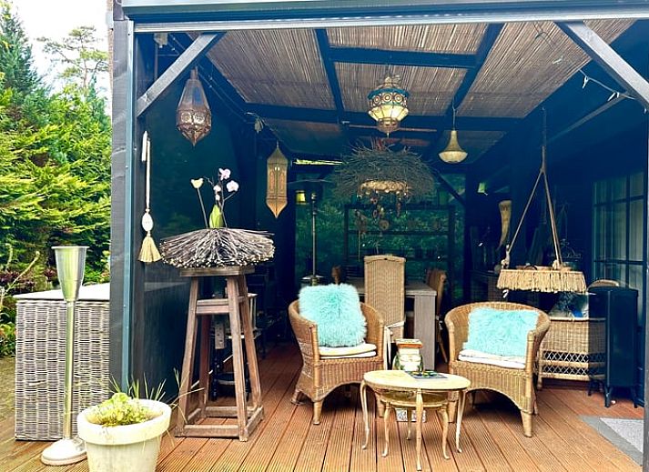 Romantische Gartenlaube im Garten von Huisje in Doornspijk, Ferienhaus in der Veluwe.