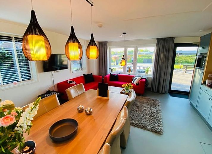 Terras van Vakantiehuis in Wapenveld met uitzicht op de tuin, Veluwe, Gelderland.