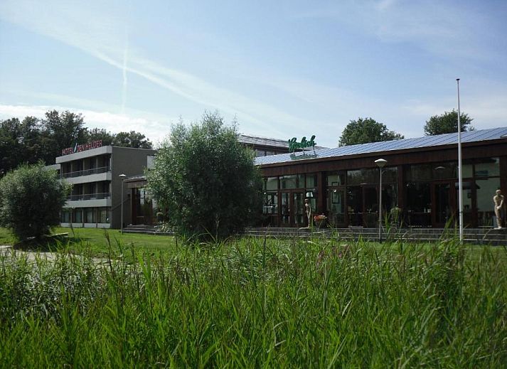 Comfortabele slaapkamer in Hotel Den Helder, ideaal vakantie appartement aan de Noordzeekust, Noord-Holland.