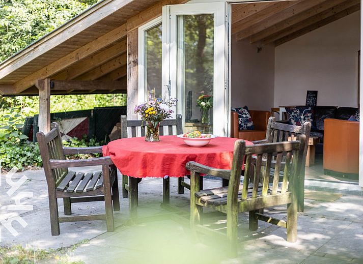 Waldweg zum Ferienhaus DG647 in Loenen, Veluwe, Gelderland.