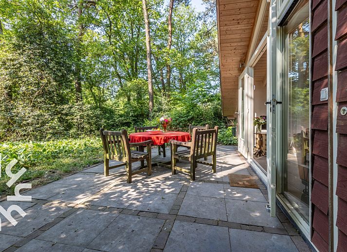 Ansicht des Wohnzimmers vom Flur im Ferienhaus DG647, Loenen, Veluwe.