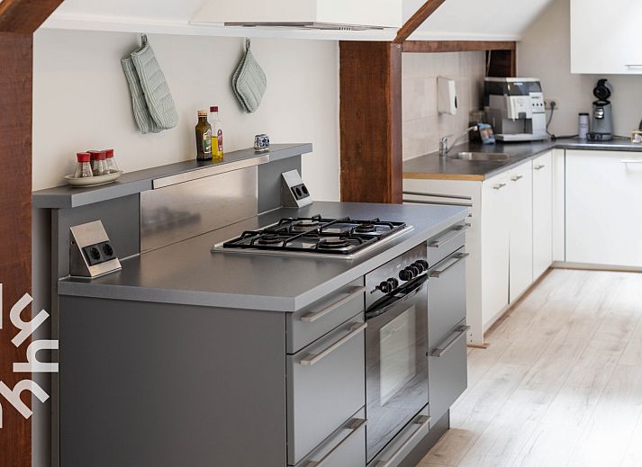 DG1763 Ferienhaus in Loenen Veluwe mit klassischer Backsteinfassade und grossem Garten.