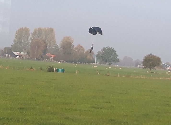 Modern kitchen in Van Luttikhuizen chalet rental Zwaantje 1, Teuge, Veluwe. Fully equipped for a comfortable stay.