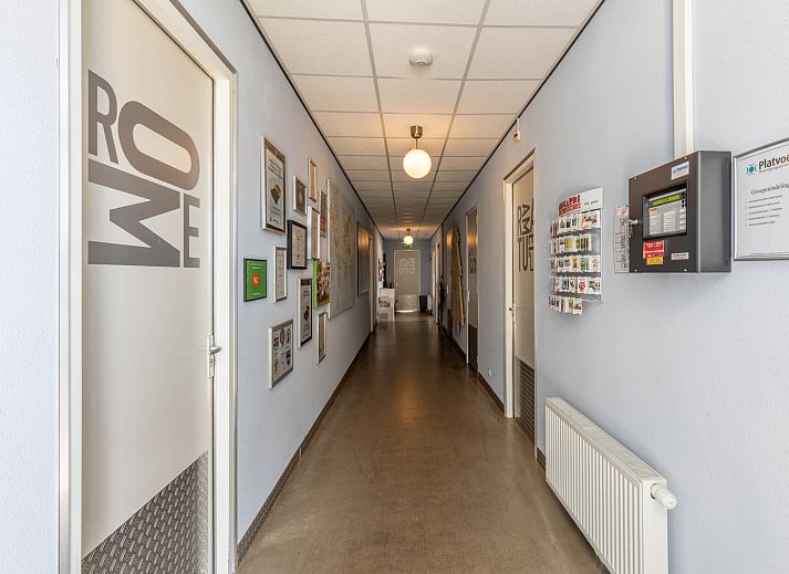 Modern kitchen of vacation home DG2126 in Teuge, Veluwe, Gelderland, with stylish decor and comfortable interior.