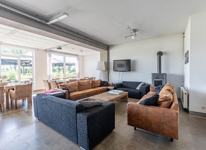 Practical laundry room in vacation home DG2126, Teuge, Veluwe, Gelderland, with modern amenities for a comfortable stay.