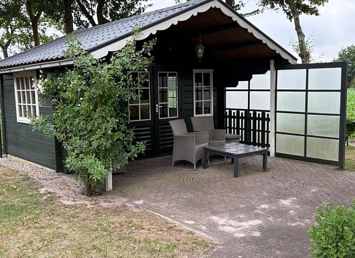Moderne keuken in Vakantiehuisje in Wekerom, Veluwe, met stijlvolle inrichting.