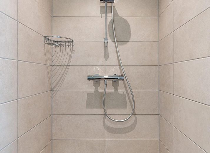 Rustikale Veranda der Bos Villa mit Whirlpool & Sauna in Wekerom, Veluwe, Gelderland. Perfektes Ferienhaus fuer sechs Personen.