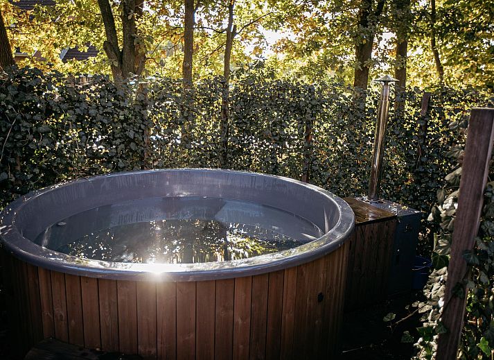 Heide Villa in Wekerom, Veluwe, Gelderland met ruime veranda en moderne architectuur.