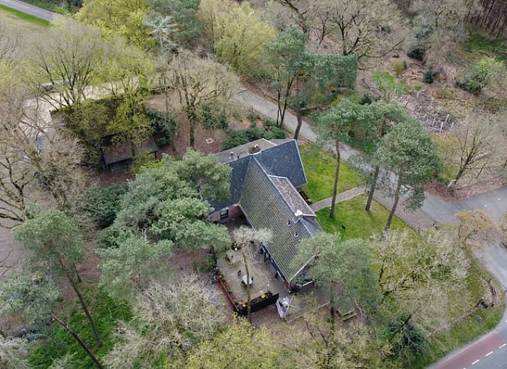 Slaapkamer in Huisje in Wekerom, vakantiewoning op de Veluwe, Gelderland met sfeervolle decoratie.
