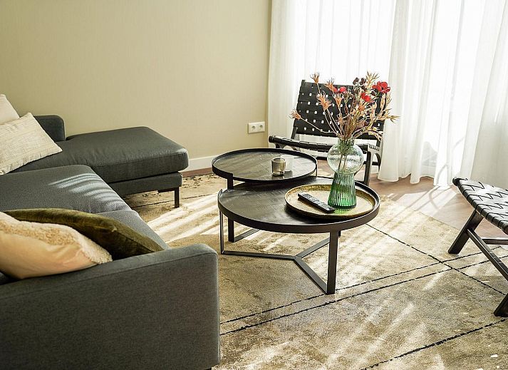 Cozy Nature Villa with Hot tub in Wekerom, Veluwe, vacation home in wooded area.