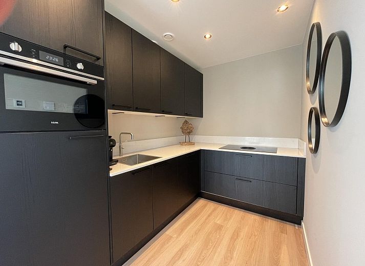 Veranda of Nature Villa with Hot tub in Wekerom, Veluwe, vacation home with a view.