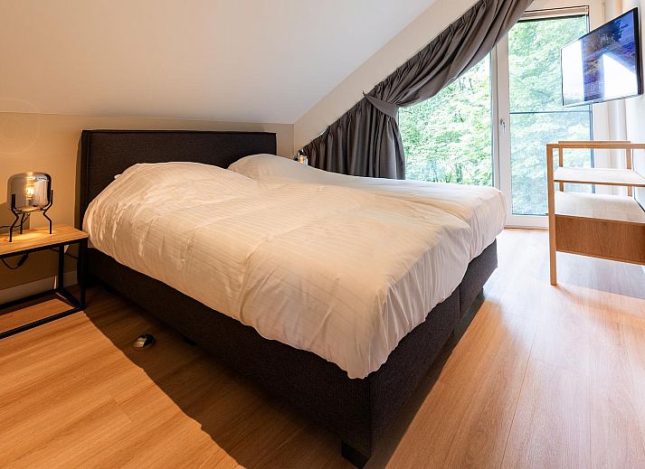 Veranda of Nature Villa with Hot tub in Wekerom, Veluwe, vacation home with a view.