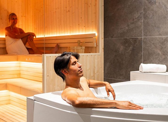 Gemuetliche Veluwe-Villa mit Innenpool und Wellness XL in Wekerom, ideal zum Entspannen.