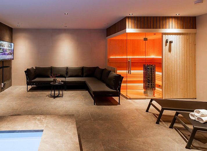 Gemuetliche Veluwe-Villa mit Innenpool und Wellness XL in Wekerom, ideal zum Entspannen.
