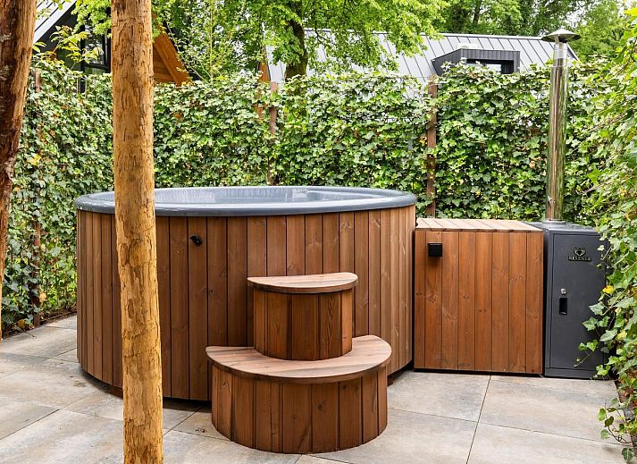 Guest house 325527 - Holiday property Veluwe - Bos Villa met Hottub | 6 personen