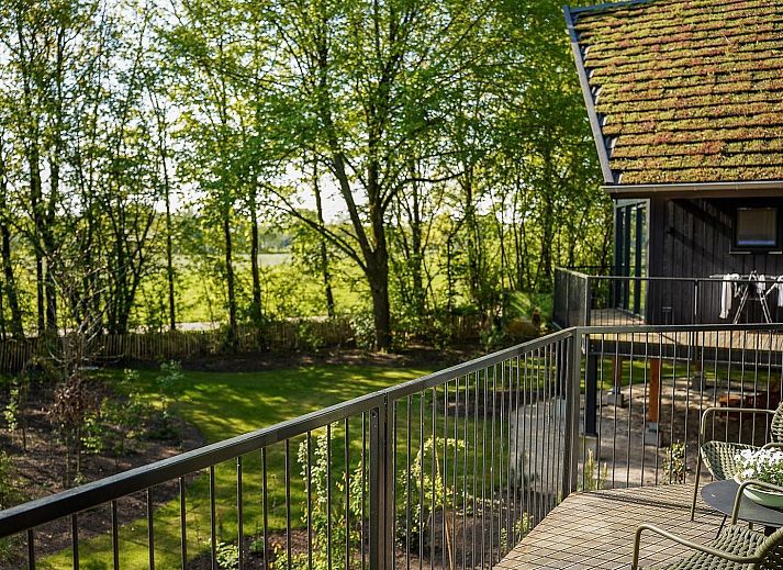 Stilvolle Essecke in Naturvilla mit Whirlpool & Sauna, Wekerom, Veluwe. Ferienhaus mit moderner Einrichtung und Komfort.