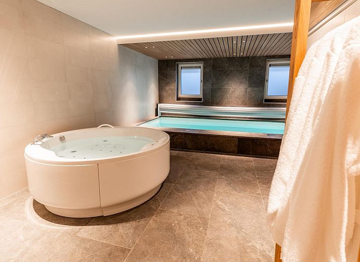 Verblijf 325530 - Vakantiewoning Veluwe - Veluwe Villa met Binnenzwembad & Wellness | 12 personen |