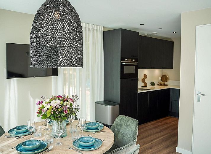 Geniessen Sie den Whirlpool in der Nature Villa mit Whirlpool & Sauna, Wekerom, Veluwe. Ideal fuer einen romantischen Aufenthalt.