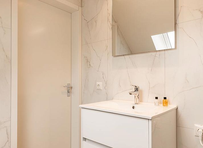 Entspannen Sie sich in der Sauna der Nature Villa mit Whirlpool & Sauna in Wekerom, Veluwe. Entspannung pur in der Natur.