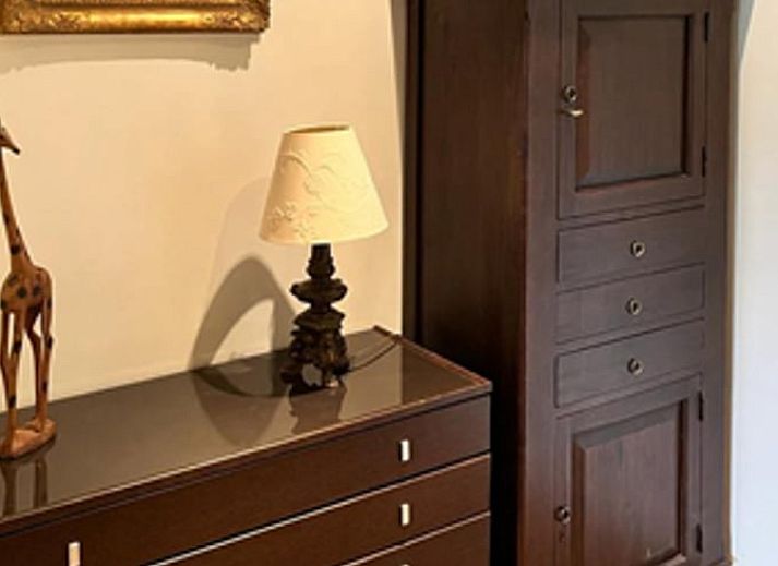 Ferienhaus in Hoog Soeren, umgeben von gruener Natur in Veluwe, Gelderland.