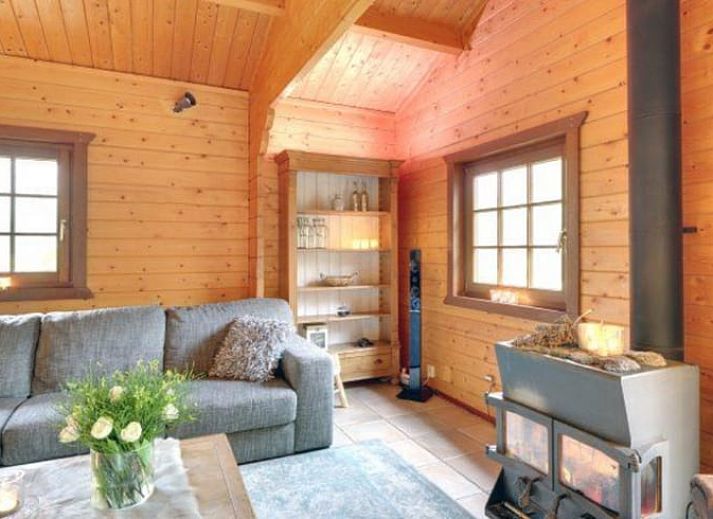 Gemuetliches Ferienhaus Cottage in Bennekom, Veluwe, mit Veranda und gruenem Garten.