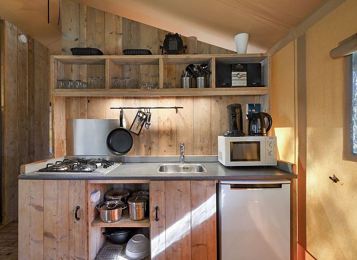 Gemuetliche Glamping Lodge Coldenhove in Eerbeek, umgeben von Natur, Veluwe, Gelderland.