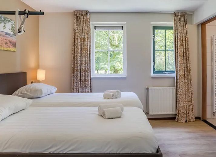 Guest house 326049 • Bungalow Veluwe • Coldenhove | 8-persoons bungalow - Breed toegankelijk | 8LT1