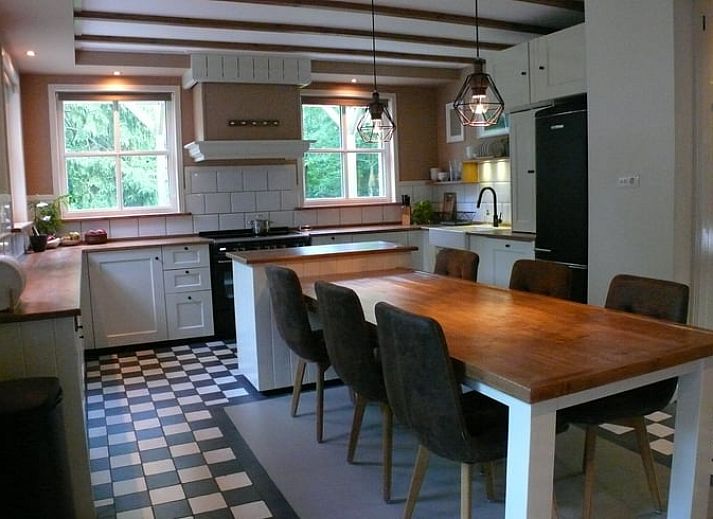 Ferienhaus in 't Loo Oldebroek, umgeben von gruener Natur an der Veluwe, Gelderland.