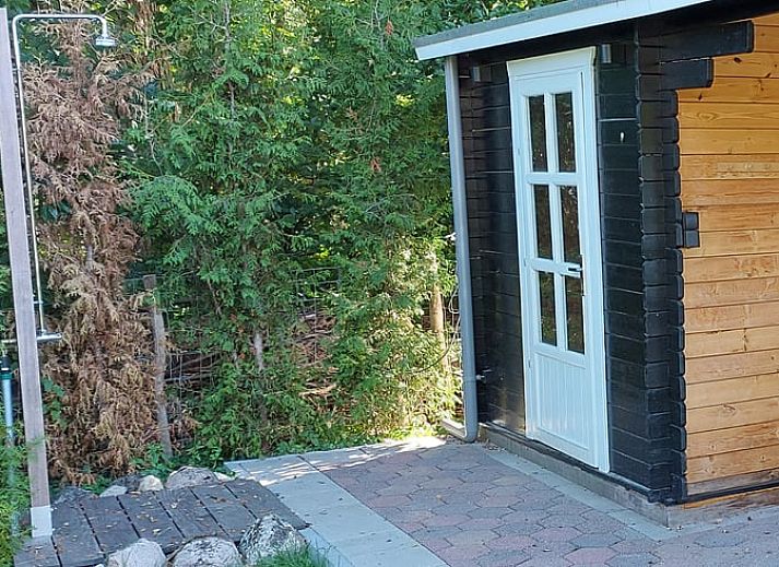 Zufahrtsstrasse zum Ferienhaus in 't Loo Oldebroek in Veluwe, Gelderland.