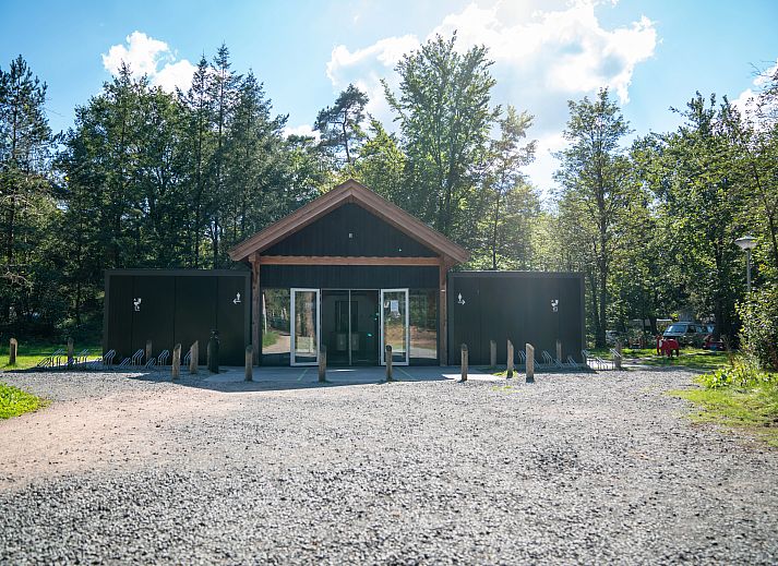 Enjoy the natural surroundings at Rabbit Hill's Comfort camping site C10+ in Nieuw Milligen, Veluwe, Gelderland.