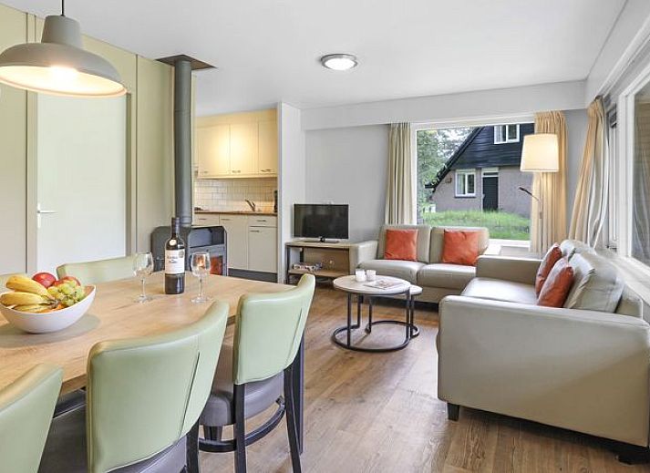 Bungalow Rabbit Hill 6B in Nieuw Milligen, Veluwe met terras en groene omgeving.