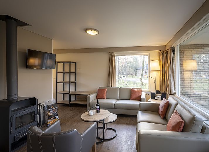 Bungalow Rabbit Hill 6B in Nieuw Milligen, Veluwe met terras en groene omgeving.