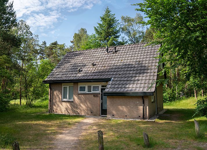 Moderne keuken in Rabbit Hill 8-persoons bungalow 8C, Nieuw Milligen, Veluwe, met eethoek en alle voorzieningen.