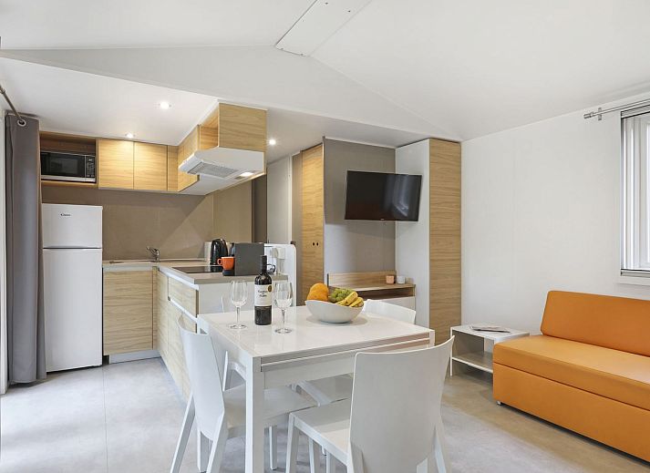 Modern kitchen and living room in Rabbit Hill 6-person mobile home, Nieuw Milligen, Veluwe, Gelderland