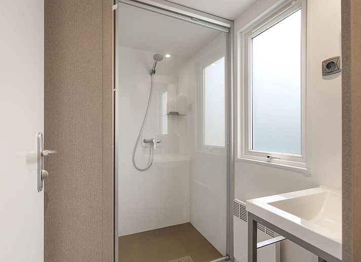 Modern kitchen and living room in Rabbit Hill 6-person mobile home, Nieuw Milligen, Veluwe, Gelderland