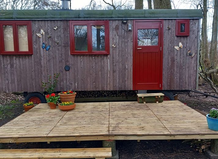 Atemberaubender Sonnenuntergang am Ferienhaus in Nijkerk, Veluwe, Gelderland.