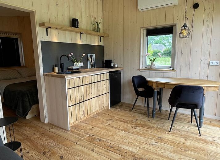 Cottage in Beemte Broekland with wooden porch, Veluwe, Gelderland.