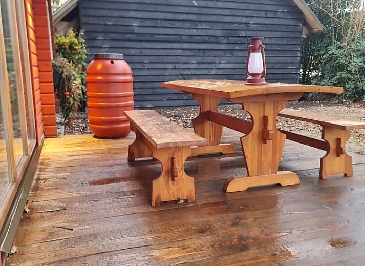 Moderne keuken in Huisje in Barneveld, ideaal voor een ontspannen verblijf in Veluwe.