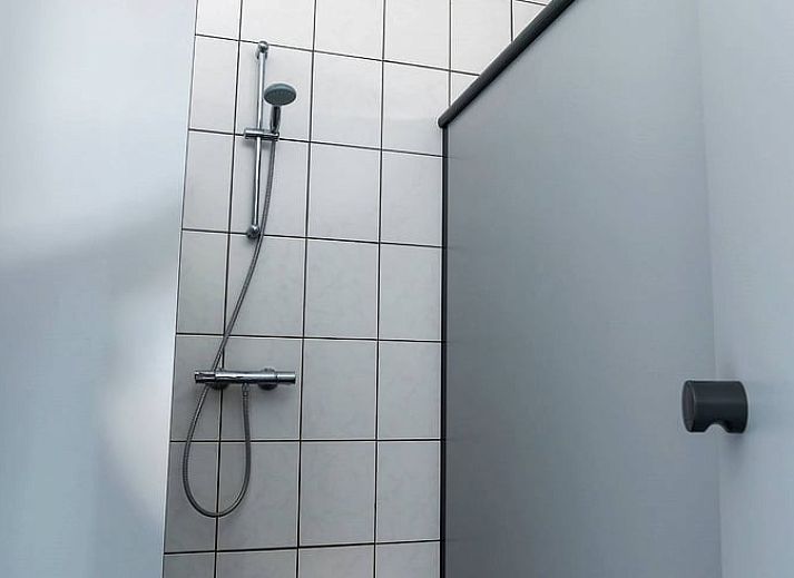 Grosser Esstisch im Ferienhaus in Meeden, Groningen, ideal fuer gemeinsame Mahlzeiten.