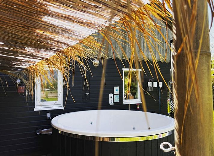 Guest house 340304 • Holiday property Noordwest Groningen • Huisje in Pieterburen