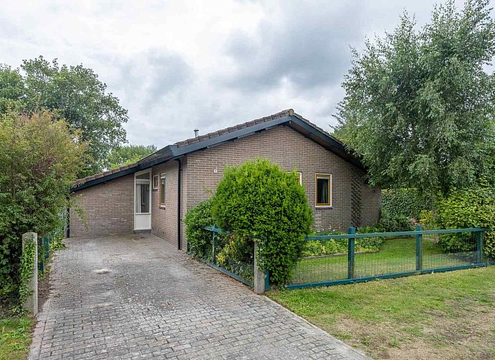 Moderne badkamer van GR032 vakantiewoning in Lauwersoog, Noordwest Groningen.