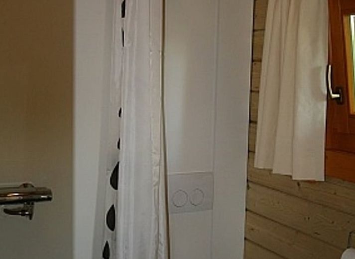 Modern kitchen in Cottage in Zoutkamp, ideal for cooking lovers in Groningen.