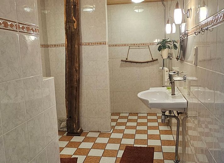 Attraktives Schlafzimmer in einem Ferienhaus in Bellingwolde, im Suedosten von Groningen.