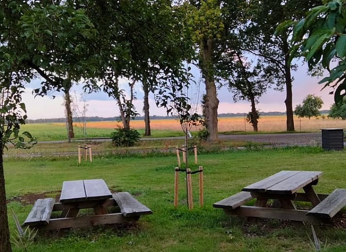 Geraeumiges Esszimmer im Ferienhaus Cottage in Bourtange, ideal fuer Gruppenessen im Suedosten von Groningen.