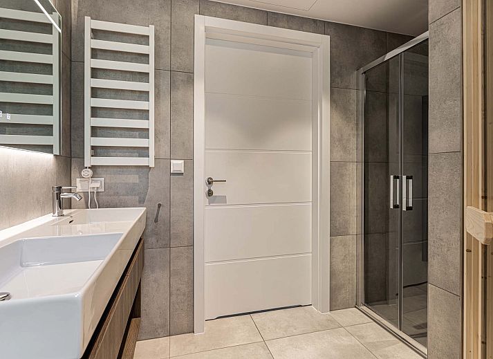 Gezellige woonkamer in de Vrijstaande woning in Sellingen, vakantiehuis in Zuidoost Groningen.