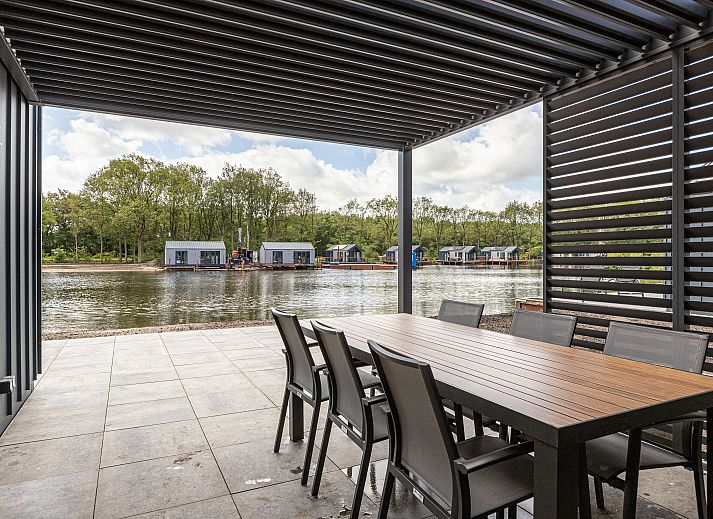 Open keuken en woonkamer in 6-persoons woning | 6L2, Sellingen, Zuidoost Groningen met moderne voorzieningen.