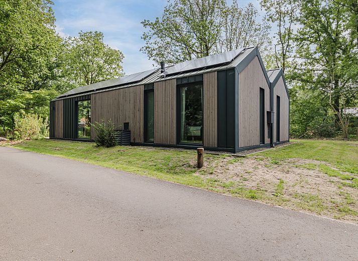 6-persoons woning | 6L1 in Sellingen, Groningen, met modern exterieur en groene omgeving.