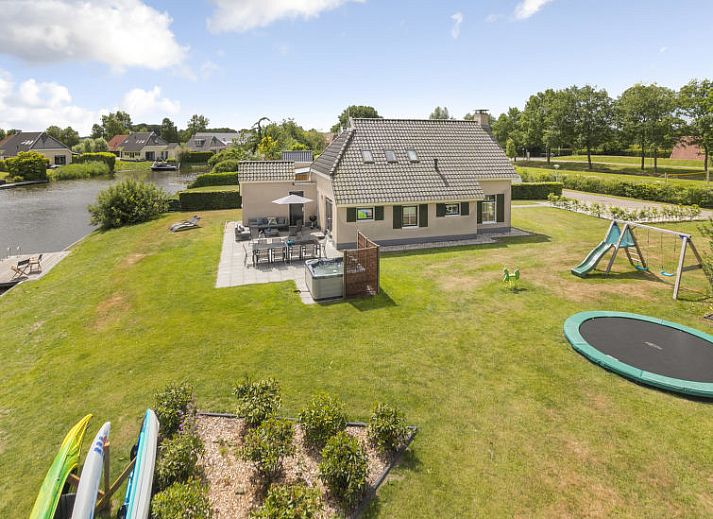 Verblijf 350913 • Vakantiewoning Zuidoost Groningen • Vakantiehuis Lieskehuis Wellness de Luxe 10+2 
